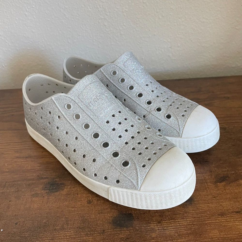 Native Shoes Kids Water Shoes in Silver and White
